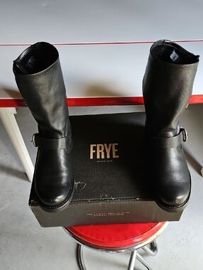 Frye High Quality Black Leather Mid-Calf Veronica Short Boots.